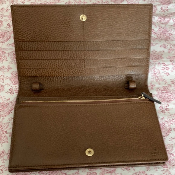 Gucci - Picture 2 of 3